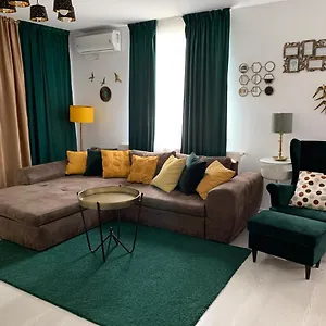 Villagrey וילה