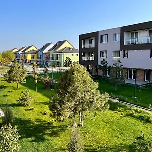 Libertatii Gardens Residences דירה